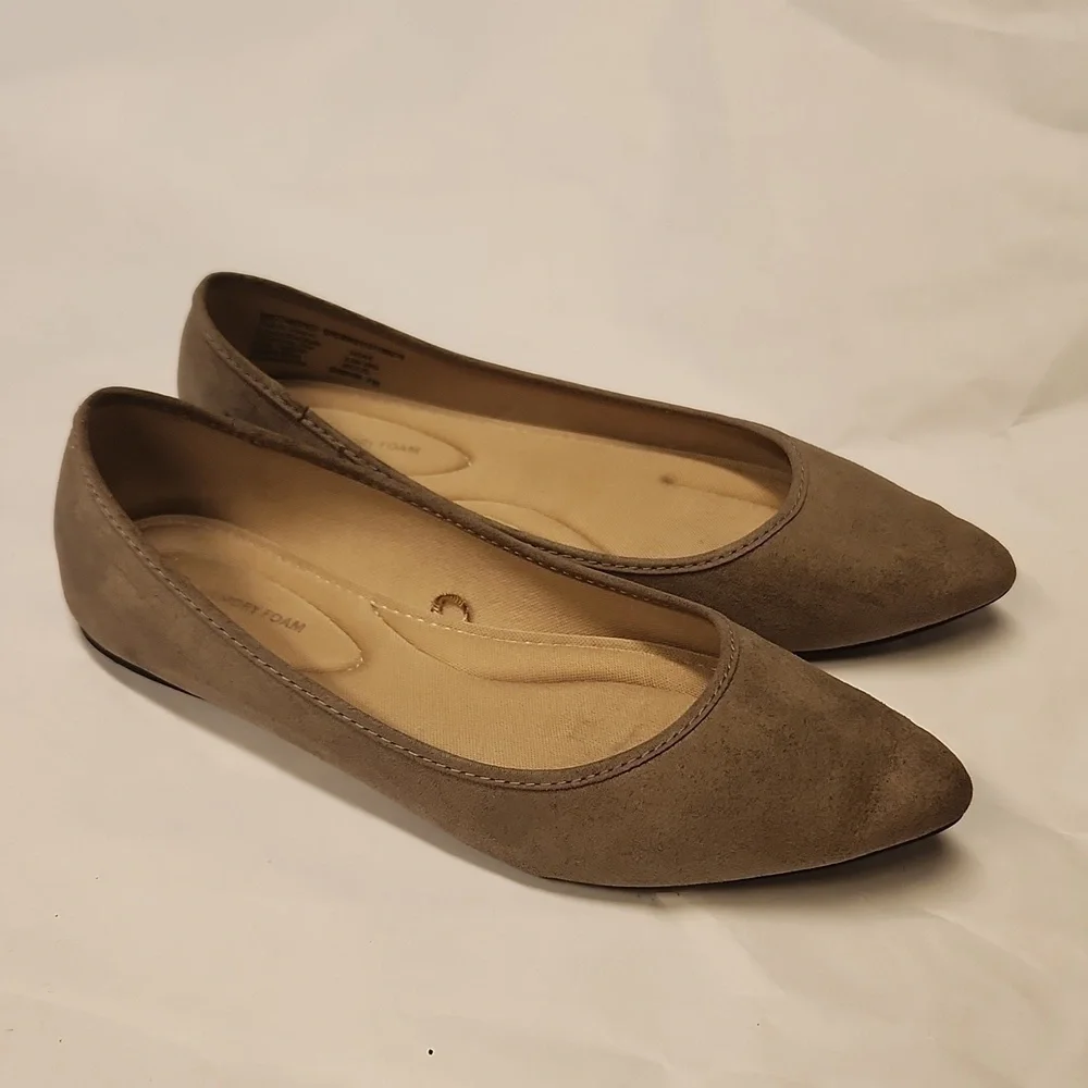 Time and Tru Shoes Womens Size 8 flats light brown Pointe Toe